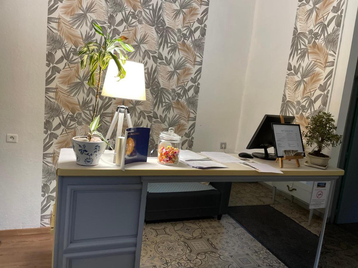 Hotel La Tour Des Fees Quissac  ภายนอก รูปภาพ